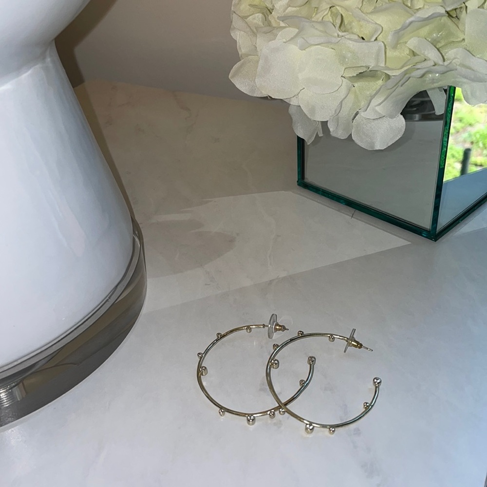 Gold Kendra Scott hoops